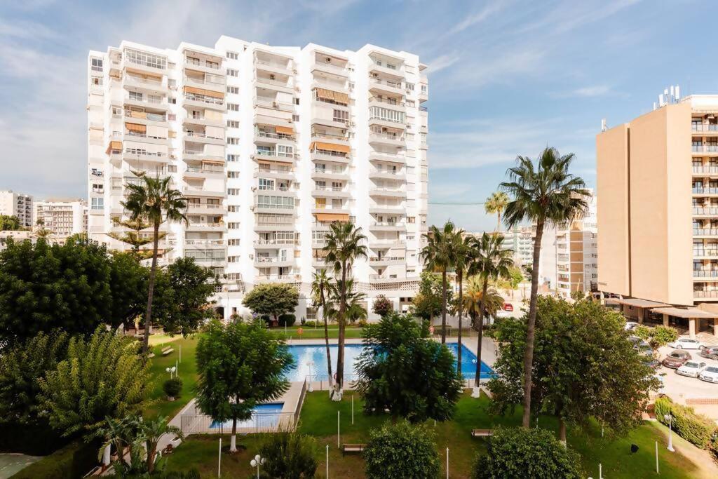 Апартаменты Amplio Con Vistas Al Mar Y Piscina En Бенальмадена Экстерьер фото